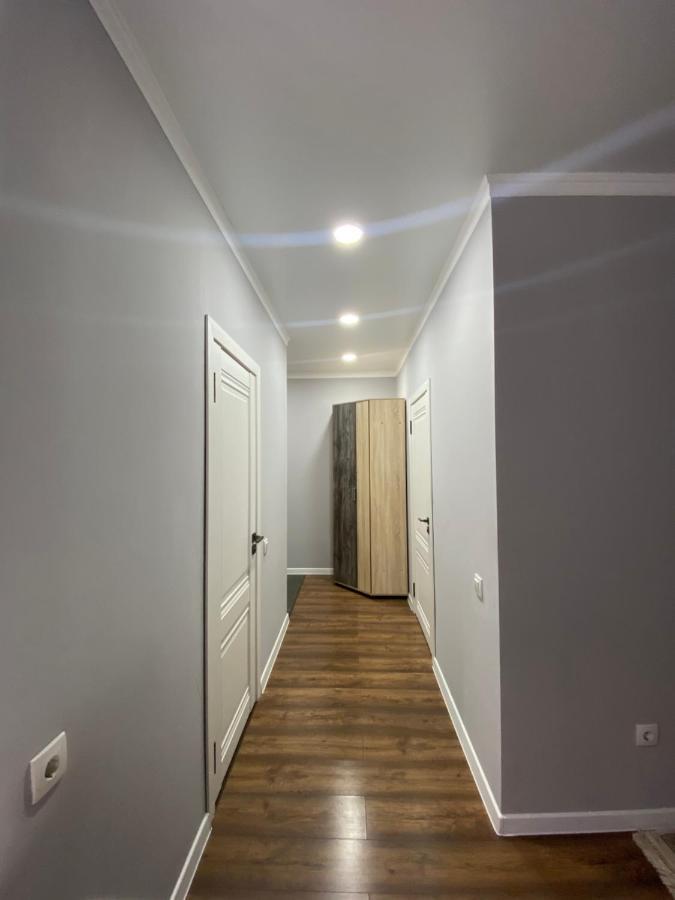 Квартира В Центре Алматы Esterno foto