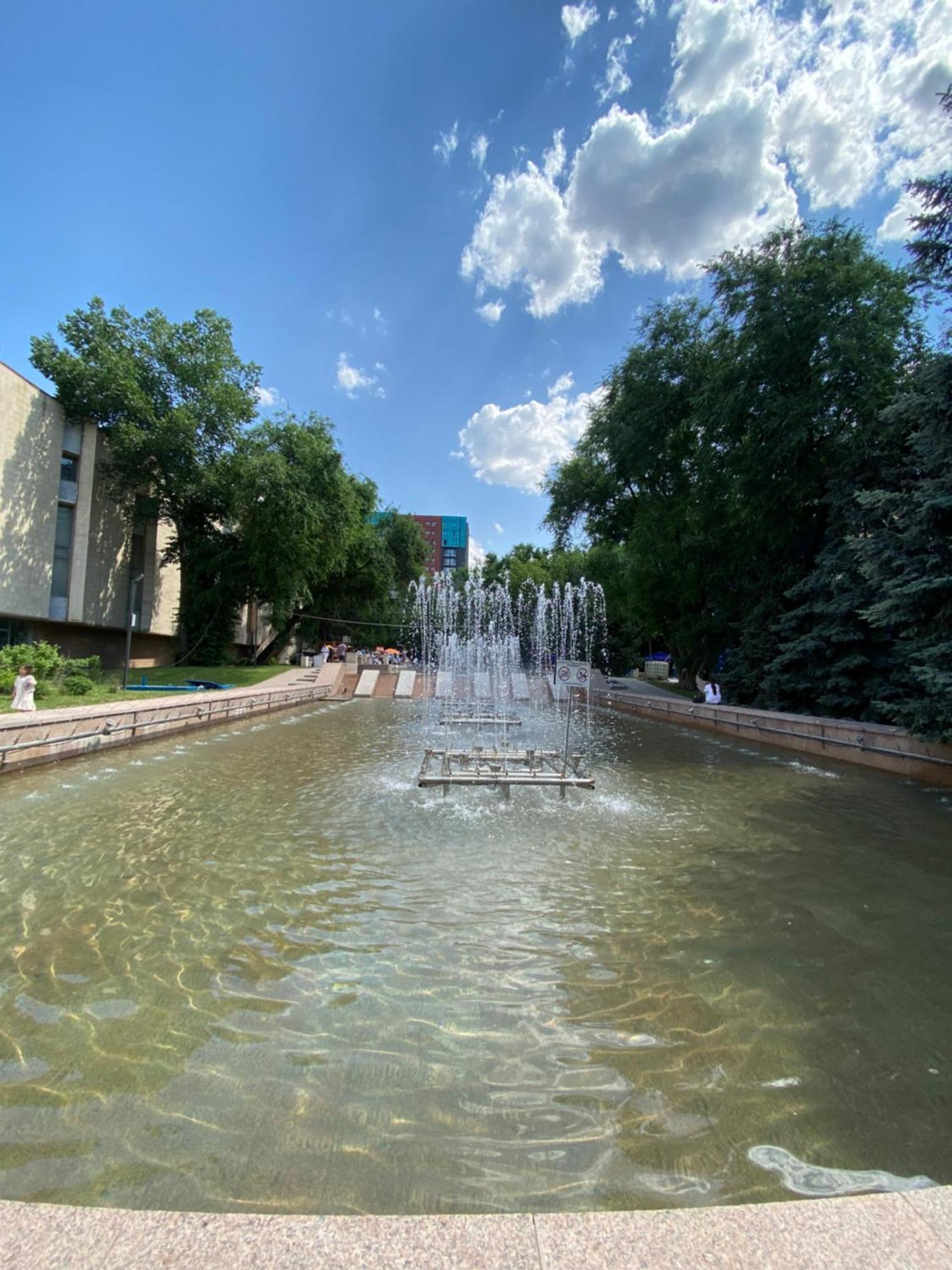 Квартира В Центре Алматы Esterno foto